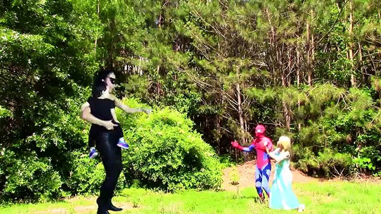 Spiderman & Elsa vs Catwoman & Giant Catbaby! Funny superhero video