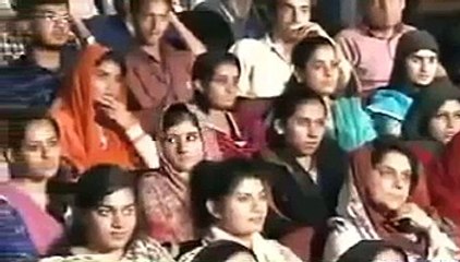 See How Imran Khan Responds On Student Harsh Question