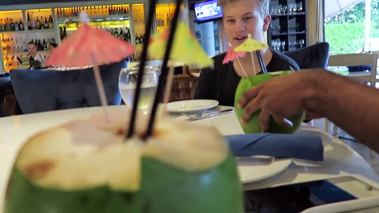 SECRET MEETING! _ Amanda Cerny--UtbToD0Vxg