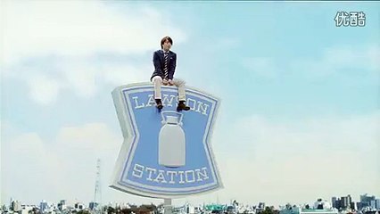 (櫻井翔)　ローソン 【看板の上から（その土地の素材）篇】_标清