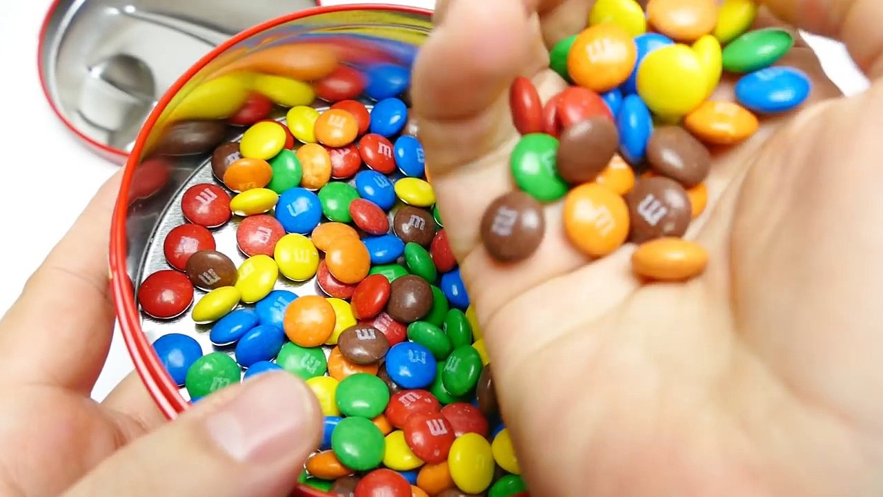 M&M's & Smarties Candies-JNTMpTScIIE
