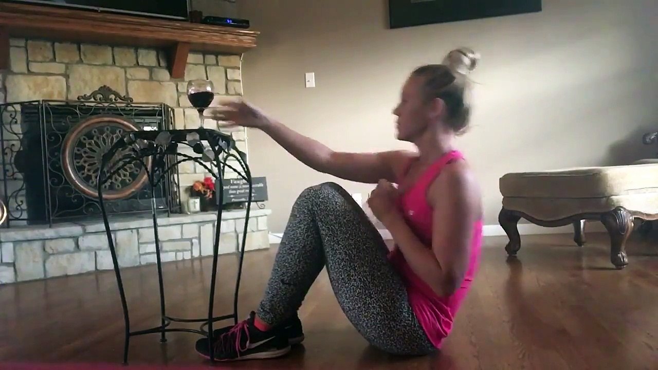 Un verre de vin pour se motiver à faire des abdos...