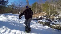 Session de snowboard sur une route enneigée.. Le kiff !