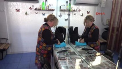 Mersin 20 Yıldır Kız Çocuklarının Saçlarını Ücretsiz Kesiyor