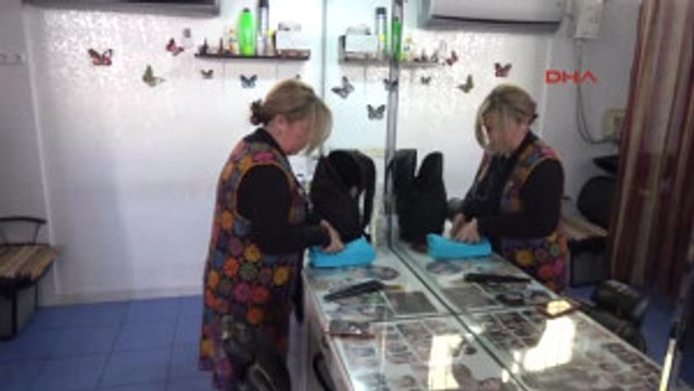 Mersin 20 Yıldır Kız Çocuklarının Saçlarını Ücretsiz Kesiyor