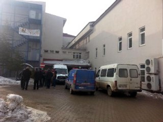Psikolojik Sorunları Olan Genç, Anne ve Babasını Öldürüp Dayısına Kaçtı