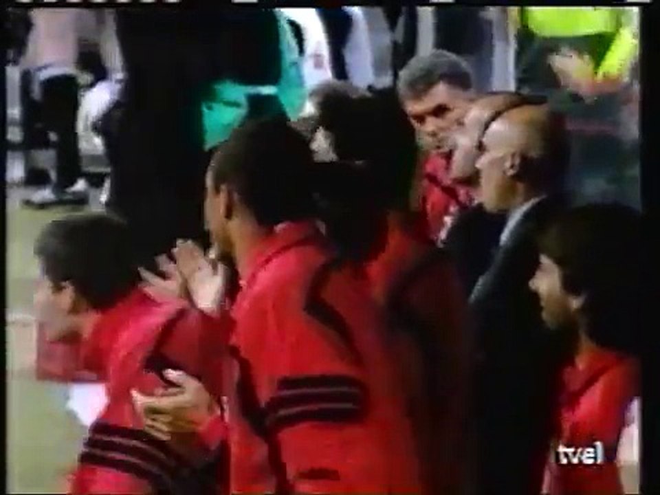 18.10.2000 - 2000-2001 UEFA Champions League Group H Matchday 4 AC Milan 3-3 Barcelona