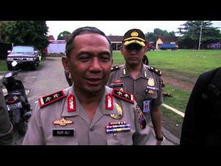 Download Video: Densus 88 Gerebek Sebuah Rumah Terduga Teroris di Mojokerto - NET24