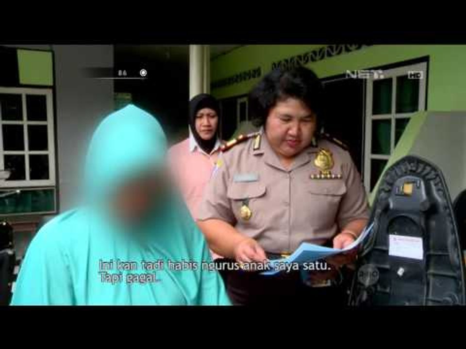 Wanita ini Menangis Histeris Saat Petugas Lakukan Sidak Kamar Kostan - 86