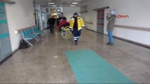 Sivas-Tır, Servis Minibüsüne Çarptı 19 Yaralı
