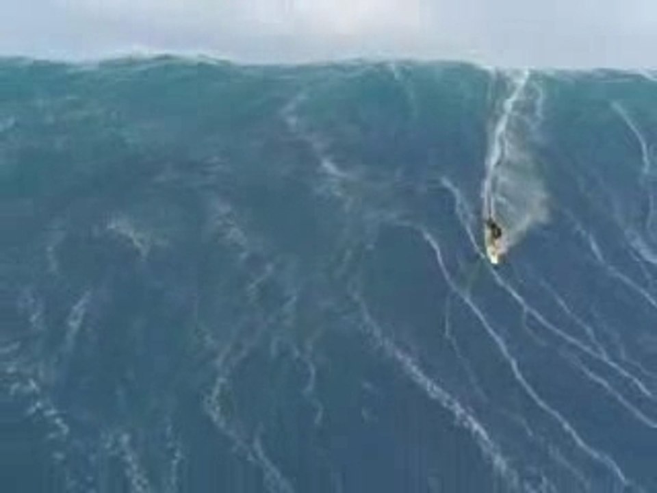 Surf vague impressionnante