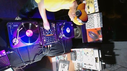 SET NO VINIL ANOS 90 VOLUME 1 DJ JOHNE O DJ ATOMICO
