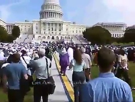 Muslims Praying Outside Withe House In America
