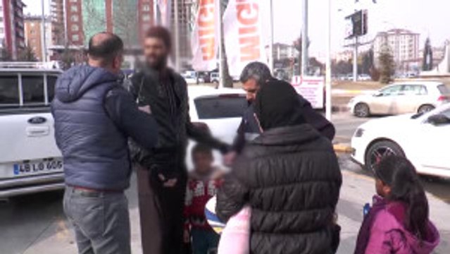 Dilenci Topladığı Paraları Süt Dolu Bidona Gizlemiş