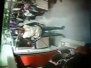 عاجل الآن تونس  عملية نشل لهاتف جوال في قطار الضاحية الجنوبية الرجاء أخذ الإحتياطات