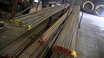 Kızaran Metal Çubuğun Heyecan Verici Şekilde Helezon Yayına Dönüşümü