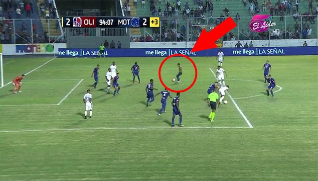Adepto entrou em campo e marcou o golo do empate nos descontos! Inacreditável!