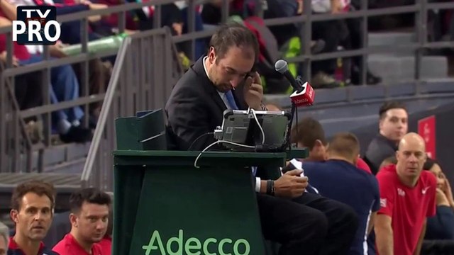 Il blesse l'arbitre en lui envoyant sa balle dans l'oeil