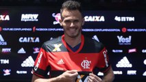 Renê chega ao Flamengo e cutuca o Sport: 'Vim para ser hepta'