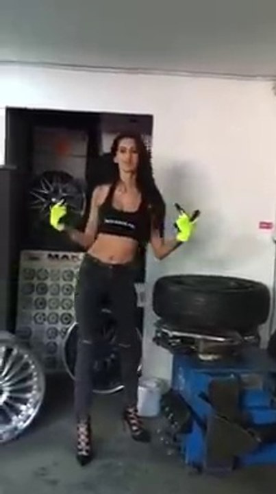 Quand tu es experte en montage de pneu