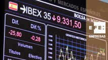 El Ibex 35 cierra en negativo lastrado por la banca pero salva los 9.300 puntos