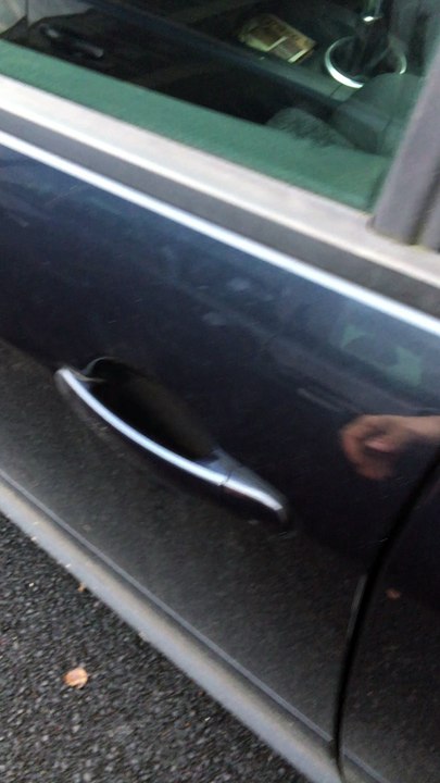 Audi A2 passenger door clicking