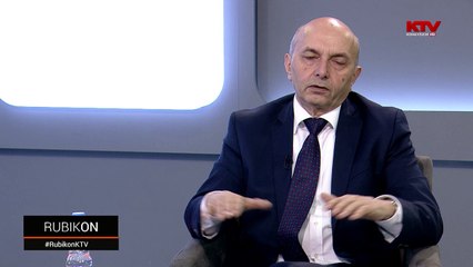 “Nuk është mur, janë vazo lulesh”