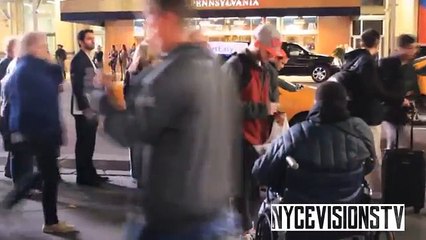 GIVING FOOD TO THE HOMELESS IN NEW YORK