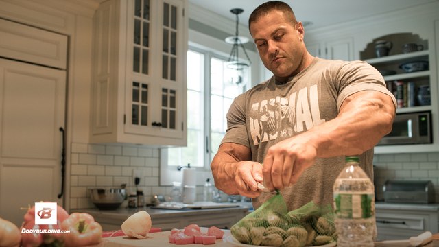 How IFBB Pro Evan Centopani Eats to Build Muscle | Iron Intelligence Training Program