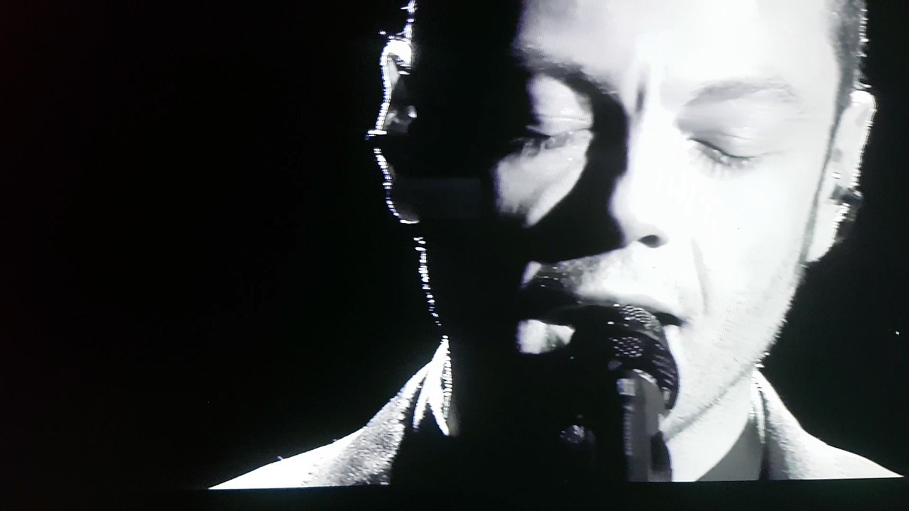 Tiziano Ferro: Mi sono innamorato di te ( live ) - Luigi Tenco