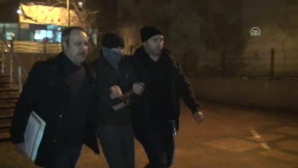 Hırsızlık Zanlıları Kendilerini Kırmızı Işıkta Ele Verdi