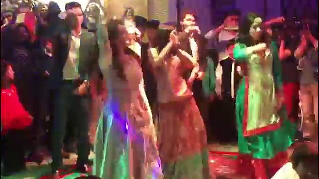 Minal Khan Dance Performance on Aiman Khan Engagement