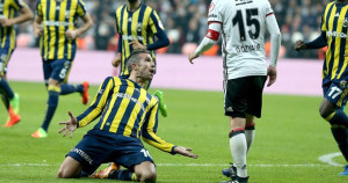 F.Bahçe, Van Persie'nin Beşiktaş Maçındaki Gol Sevincini Tişört Yaptı