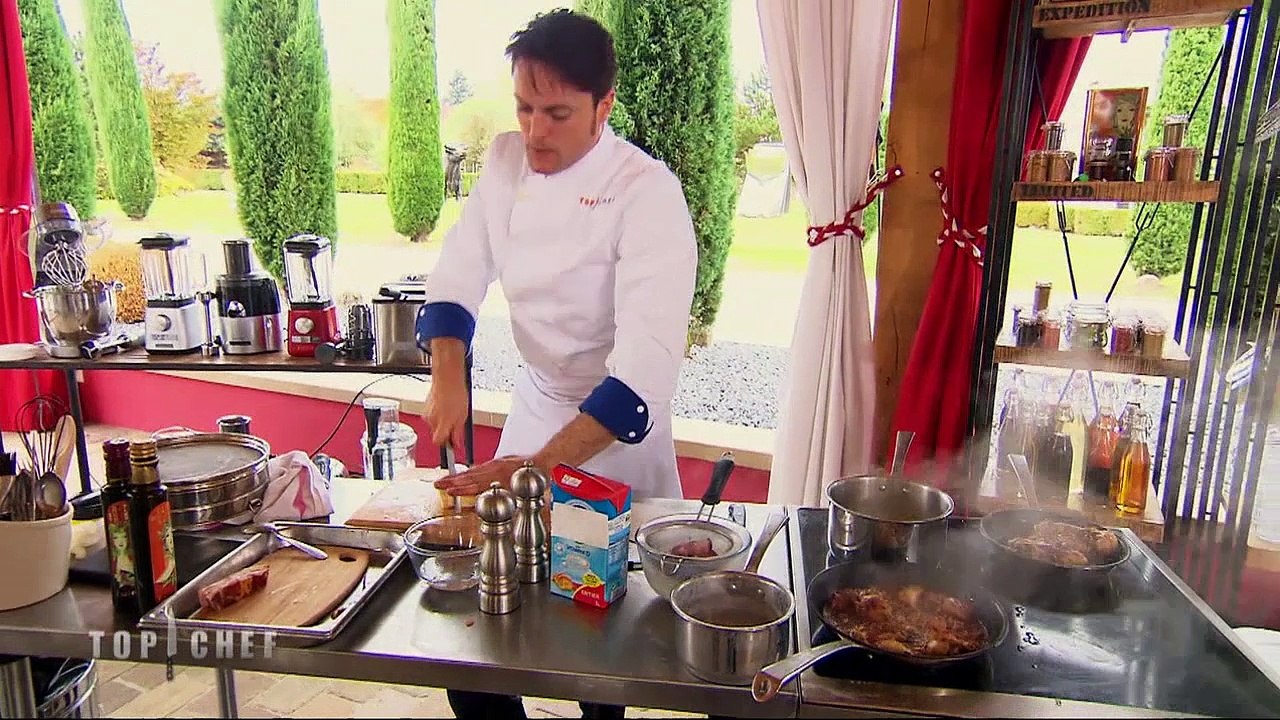 EXCLU AVANT-PREMIERE: Quand Philippe Etchebest motive un candidat de "Top Chef" stressé ce soir sur M6 - Regardez