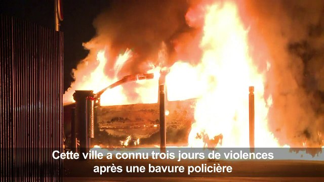 Aulnay-sous-Bois: une voiture incendiée à Aulnay-sous-Bois