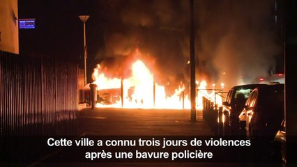 Aulnay-sous-Bois: une voiture incendiée à Aulnay-sous-Bois