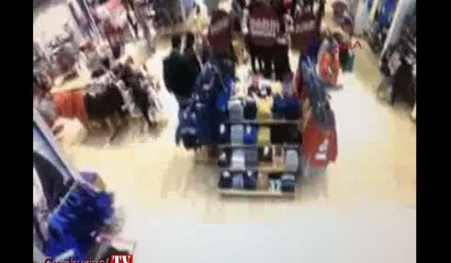 Kamera görüntüleri ortaya çıktı: AVM'lerdeki kadınların kâbusu oldular