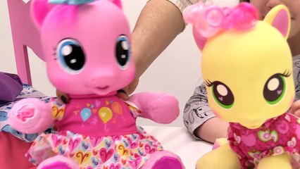 Утро с ЛИТЛ ПОНИ  Готовим завтрак для #ПинкиПай и #ЭплДжек с Алисой и Аней-XJMqjOiV58g