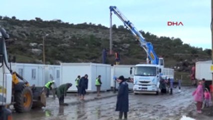 Depremin Merkezinde Çadırların Yerini Konteynerler Alıyor 2