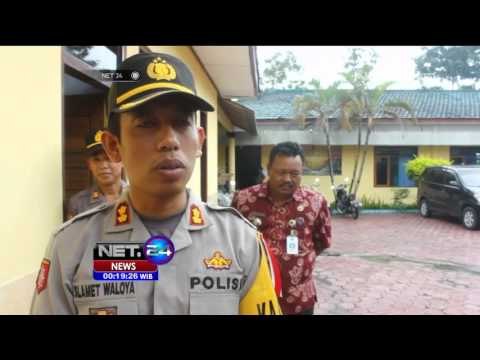 Banjir Karawang Mulai Surut, Warga Bersihkan Sisa Banjir - NET24