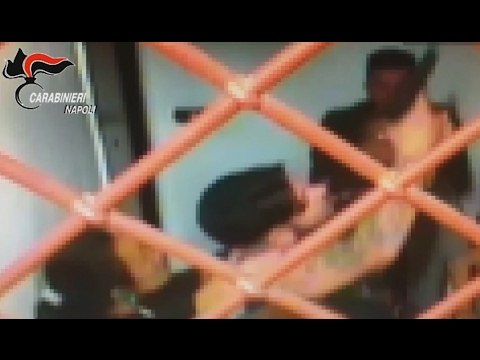 Napoli - Camorra, stesa al Rione Traiano: due arresti contro clan Cutolo (07.02.17)