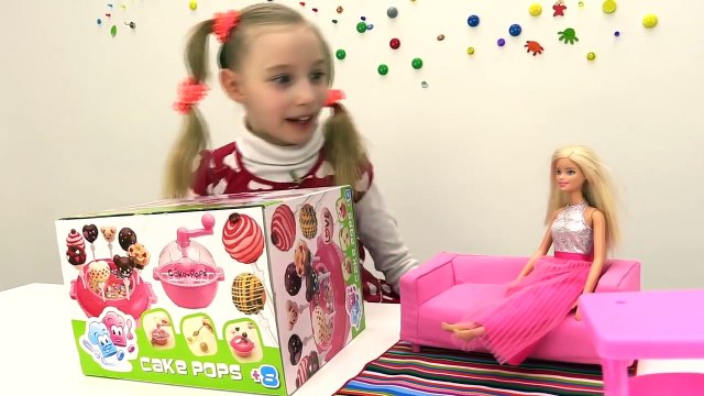 Видео Катя и кукла #БАРБИ готовят Пирожные #CakePops #Распаковка, #Поделки и Игры для детей-Wv6qPfylhHc