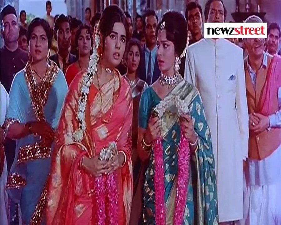 Angry Director Asked Vaijantimala  To Leave Superhit Movie  Ram Aur Shyam