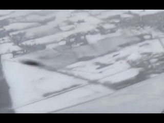 Por pouco: Jato é forçado a desviar de misterioso objeto negro em pleno vôo