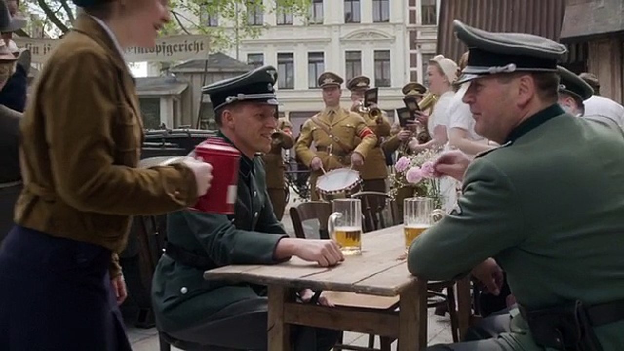 얼론 인 베를린.Alone In Berlin 2016