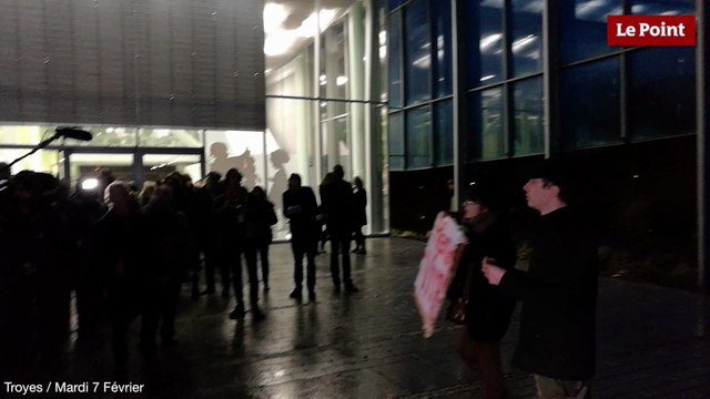 Altercation à Troyes entre soutiens et opposants à François Fillon