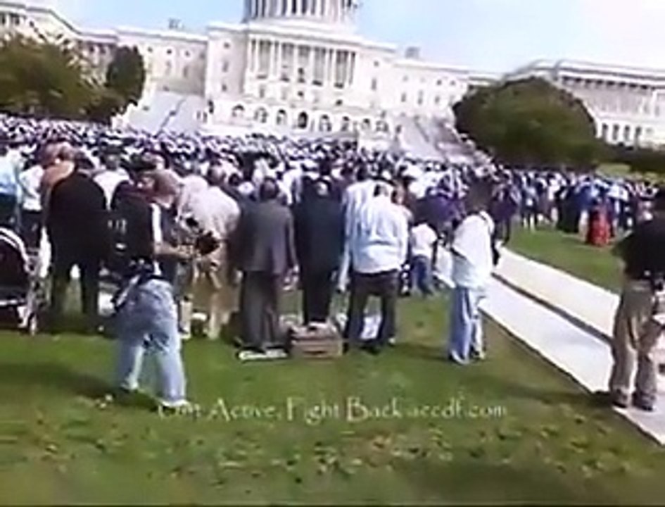 Muslims Praying Namaz Outside Withe House