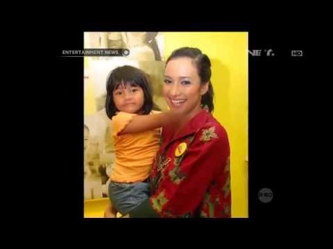 Shahnaz Haque cerita mengurus ketiga anak perempuannya