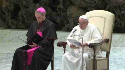 El papa pide luchar contra el "crimen vergonzoso" de la trata de personas