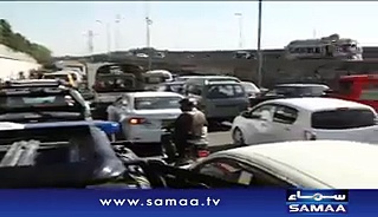 کراچی میں عمران خان کا پروٹوکول کے بغیر سفر